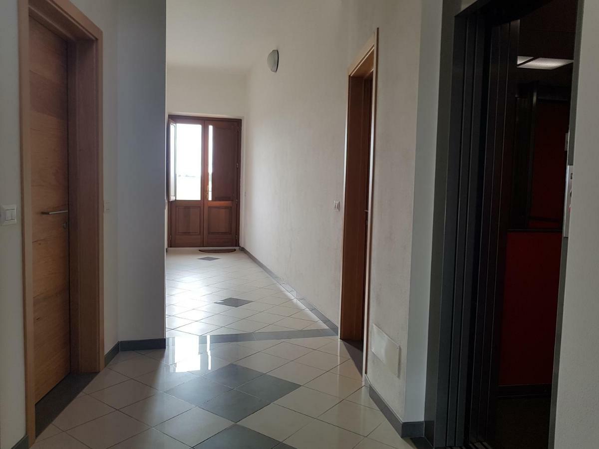 Giuly Home One Cabras Luaran gambar