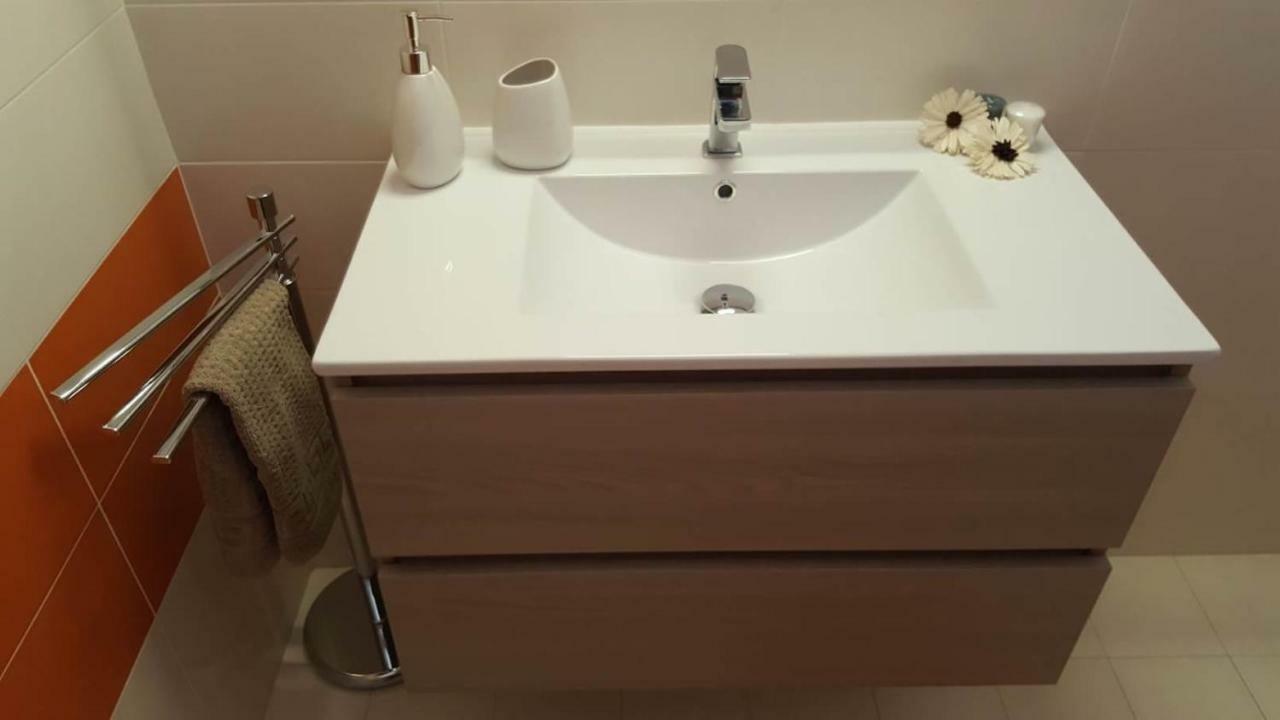 Giuly Home One Cabras Luaran gambar